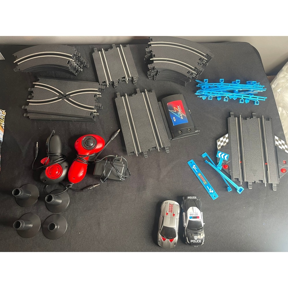 Atlasonix Slot Car Race Track 1:43 Scale Police Chase 118in Length Turbo Boost